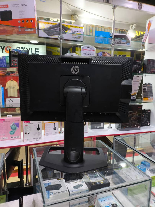 مانیتور استوک 22 اینچ LED-HP مدل=ZR2240W کد ۱