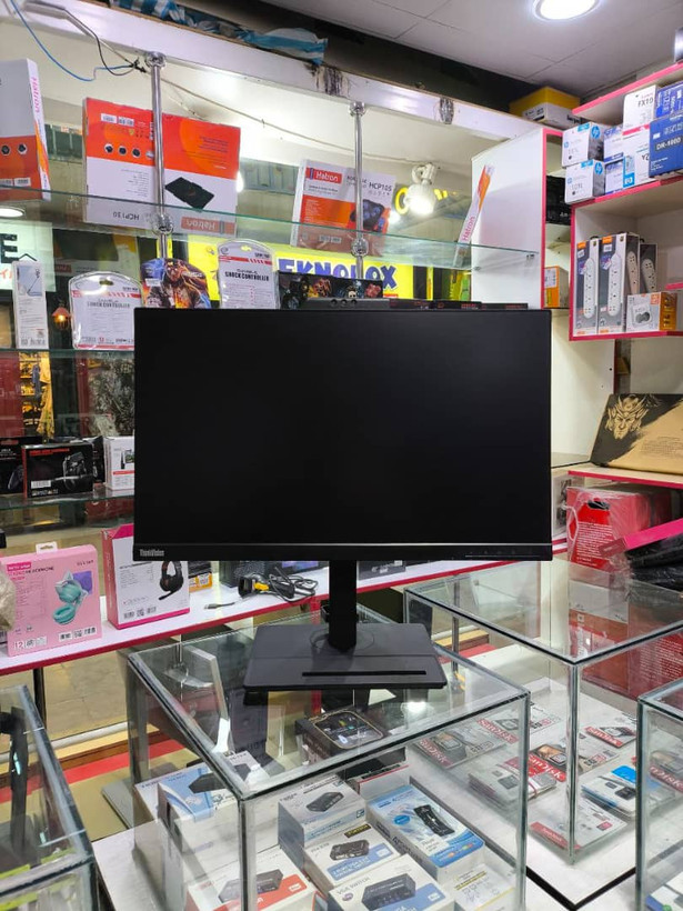 مانیتور استوک فریم لیس lenovo 24 inch T24v-10